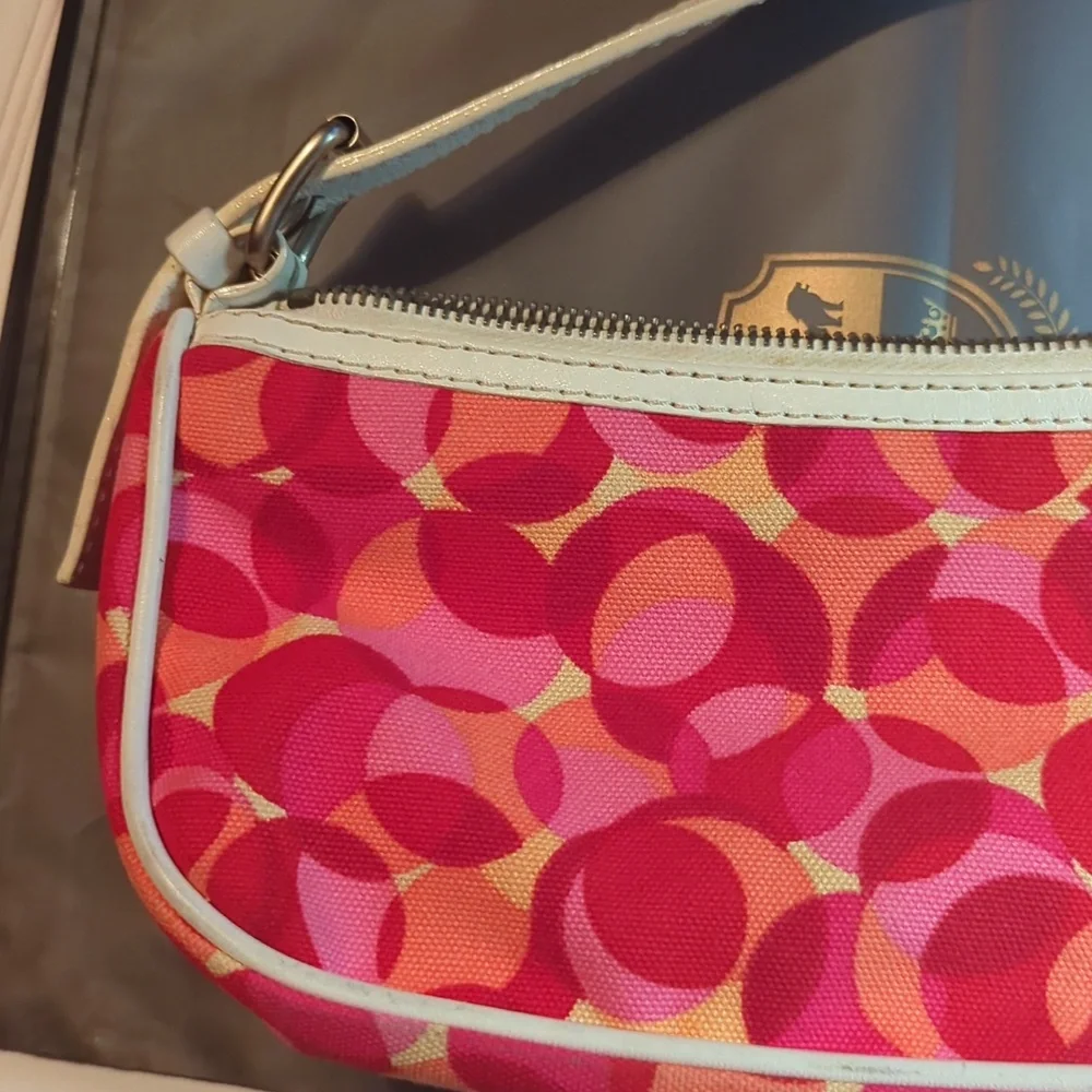 Celine Pink and Red Patterned Shoulder Bag Almost In New Condition - Picture 2 of 7